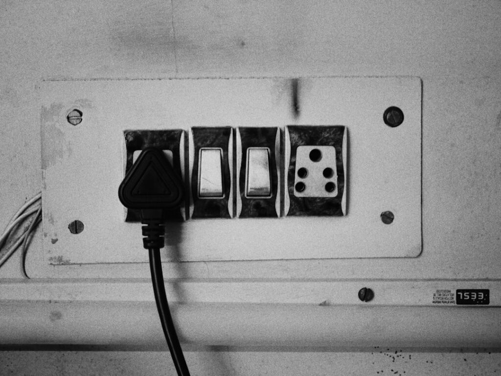 Elektriker i Lövstalöt - El- och Datainstallatören utför elinstallationer och eljour i Lövstalöt